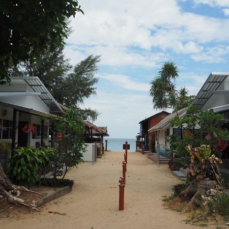 Bluesky Beach Bungalows Ko Lanta エクステリア 写真