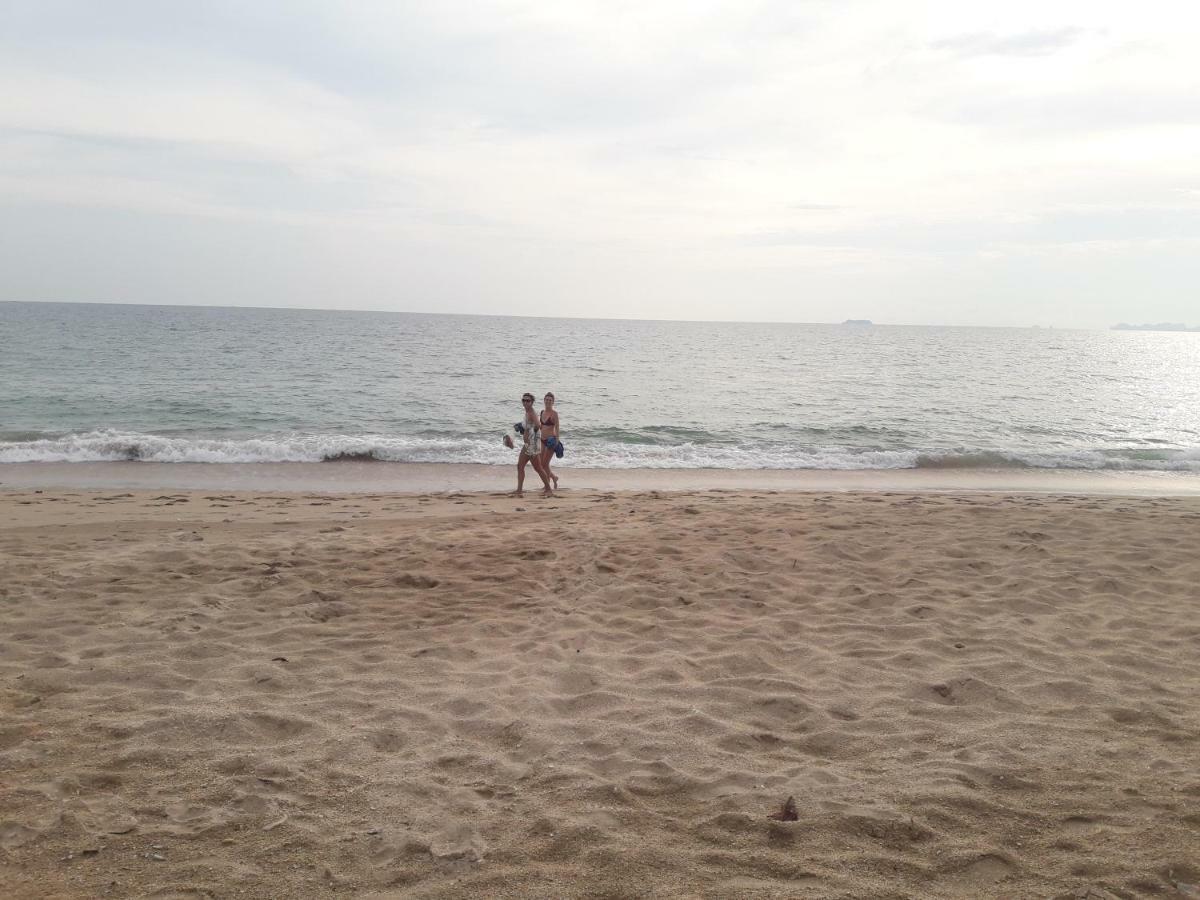 Bluesky Beach Bungalows Ko Lanta エクステリア 写真