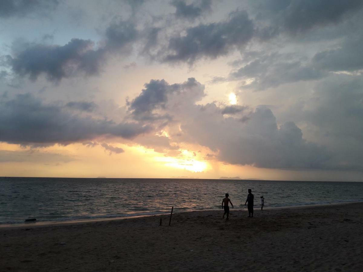 Bluesky Beach Bungalows Ko Lanta エクステリア 写真