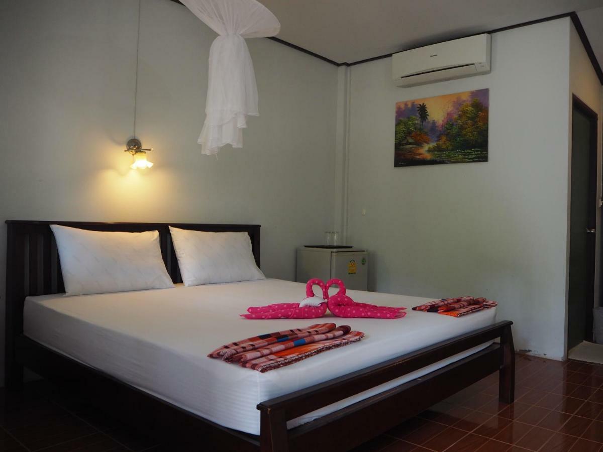 Bluesky Beach Bungalows Ko Lanta エクステリア 写真