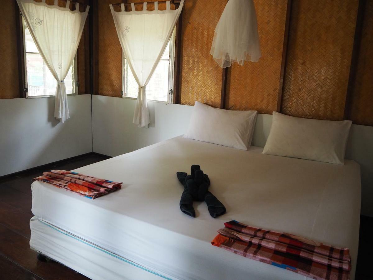 Bluesky Beach Bungalows Ko Lanta エクステリア 写真